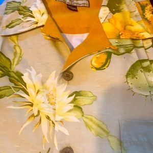 Men’s Tommy Bahama short sleeve 100% silk shirt